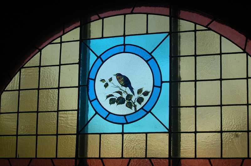 Canada East Tour 2006125.JPG - A stained glass window in the Penstowe B&B.  The Victorian home was converted into a B&B by our host & hostess, Betty Ann & Larry Knutson.  They have an extraordinary sense of style, and the B&B's appointments are unequalled in my experience.